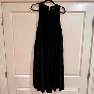 TORRID - BLACK SMOCKED CHALLIS MIDI DRESS